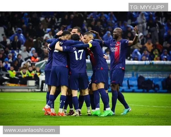 西甲激战：多特蒙德与巴黎圣日耳曼战成平局帽子戏法引爆全场激情